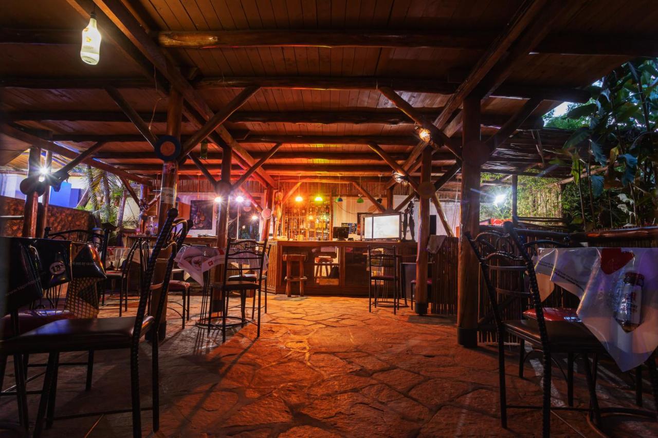 Ambrosia Heights Entebbe Hotel Екстериор снимка