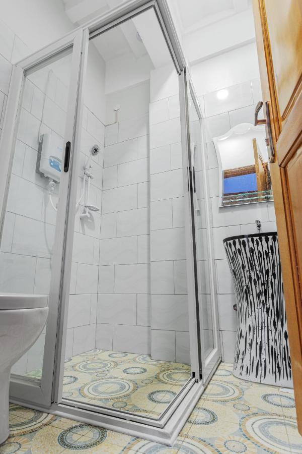 Ambrosia Heights Entebbe Hotel Екстериор снимка