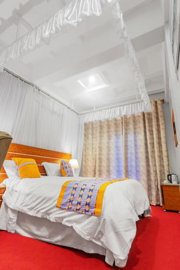 Ambrosia Heights Entebbe Hotel Екстериор снимка