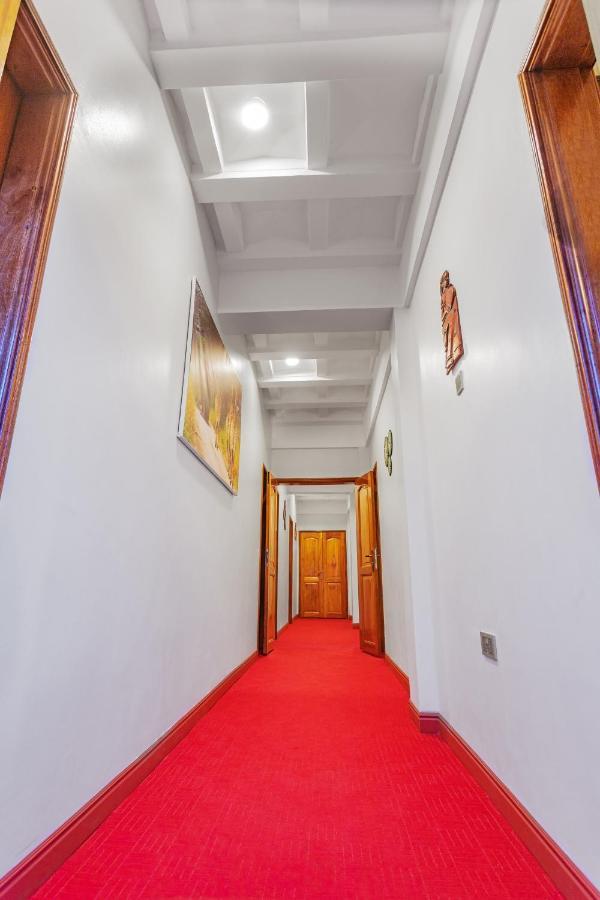 Ambrosia Heights Entebbe Hotel Екстериор снимка