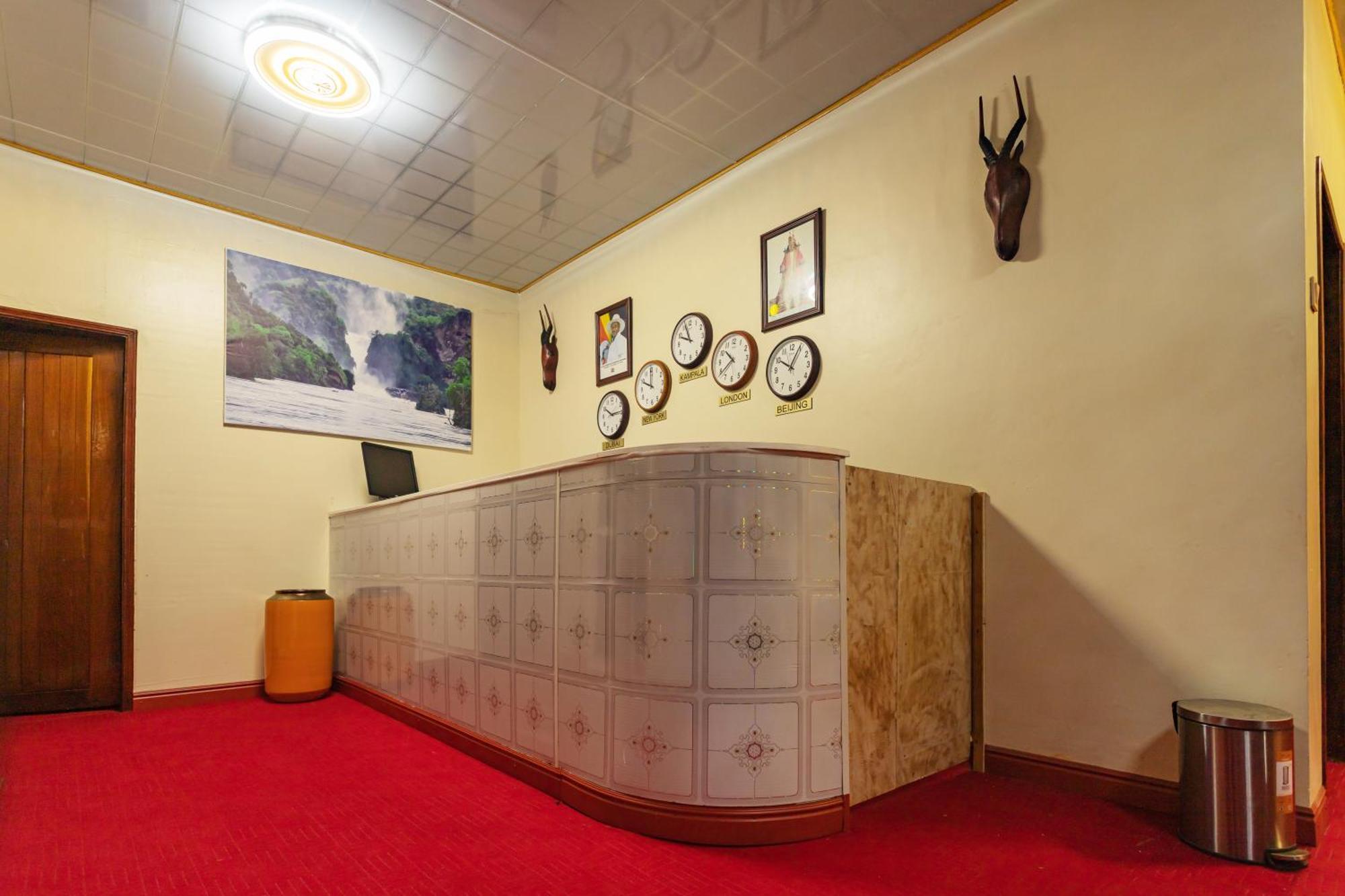 Ambrosia Heights Entebbe Hotel Екстериор снимка