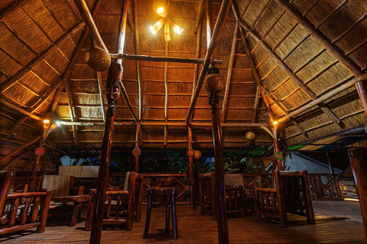 Ambrosia Heights Entebbe Hotel Екстериор снимка