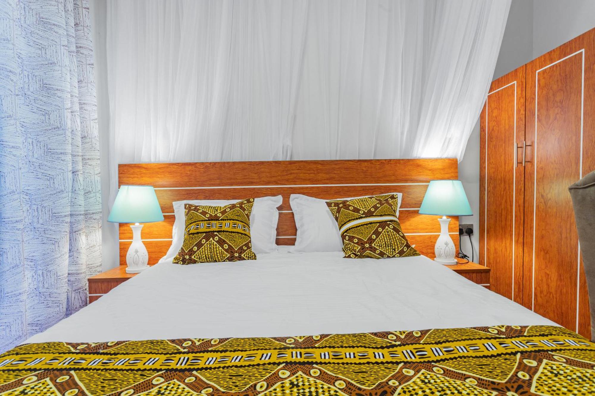 Ambrosia Heights Entebbe Hotel Екстериор снимка