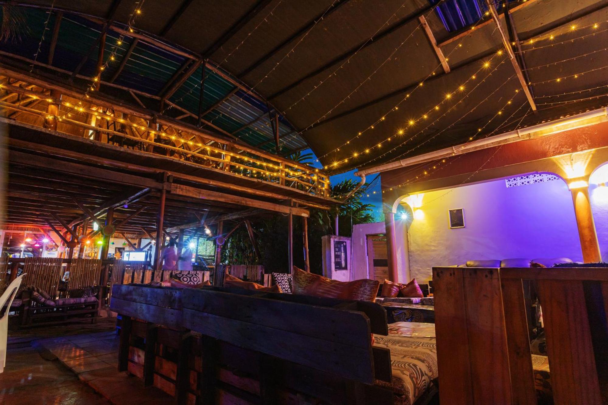Ambrosia Heights Entebbe Hotel Екстериор снимка