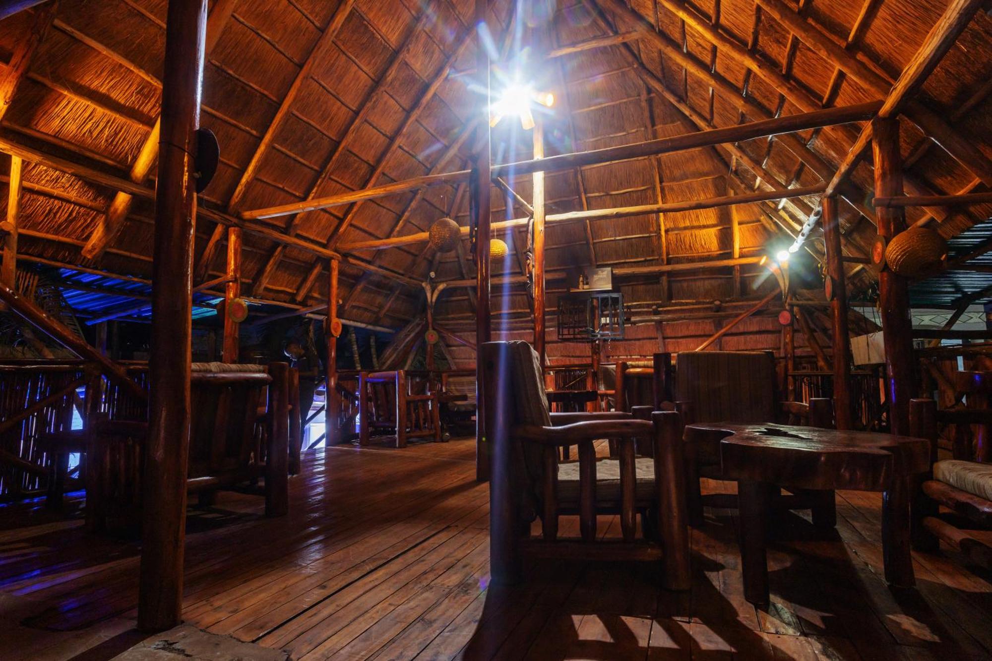 Ambrosia Heights Entebbe Hotel Екстериор снимка