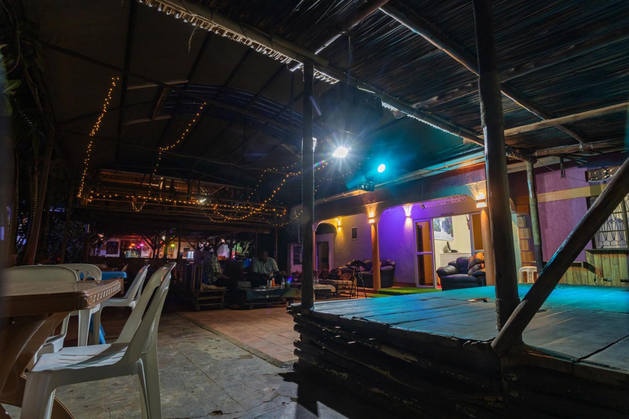 Ambrosia Heights Entebbe Hotel Екстериор снимка