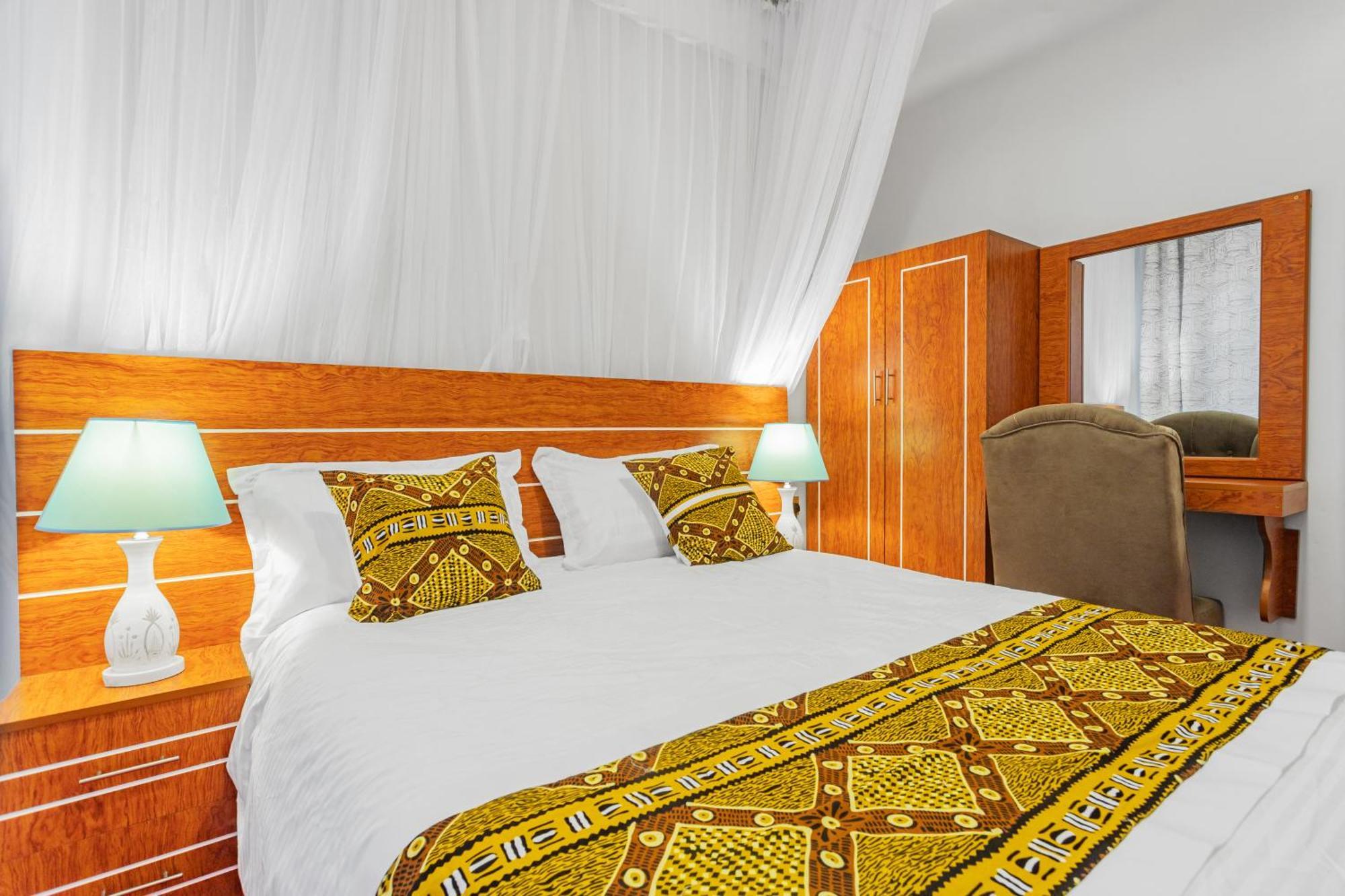 Ambrosia Heights Entebbe Hotel Екстериор снимка