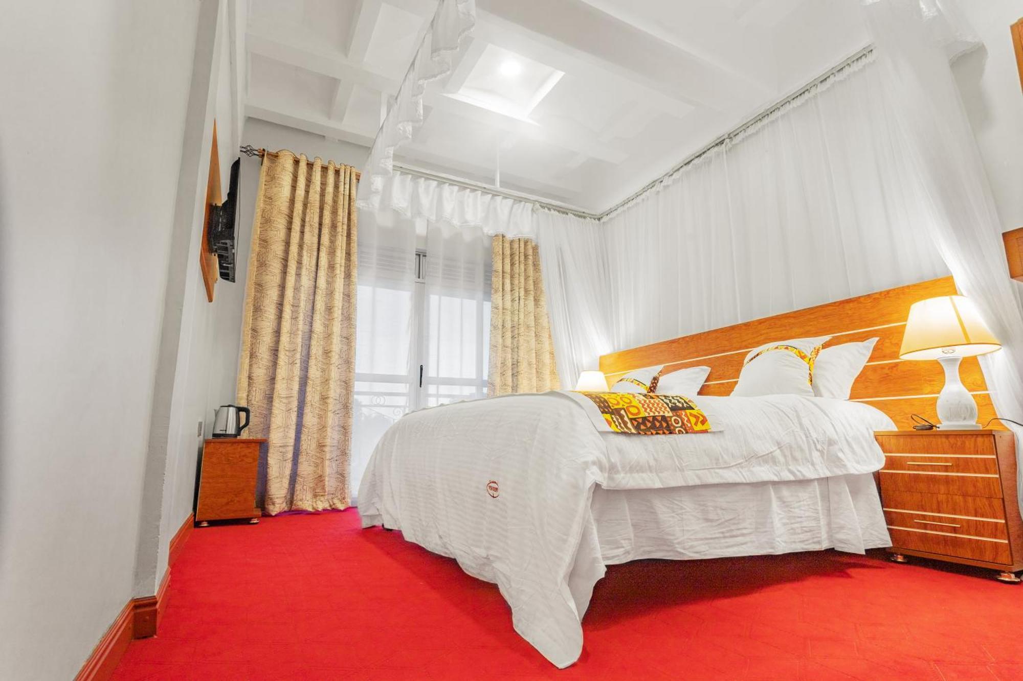 Ambrosia Heights Entebbe Hotel Екстериор снимка