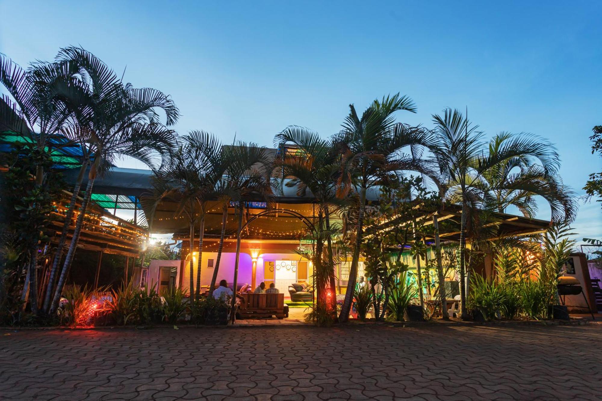 Ambrosia Heights Entebbe Hotel Екстериор снимка
