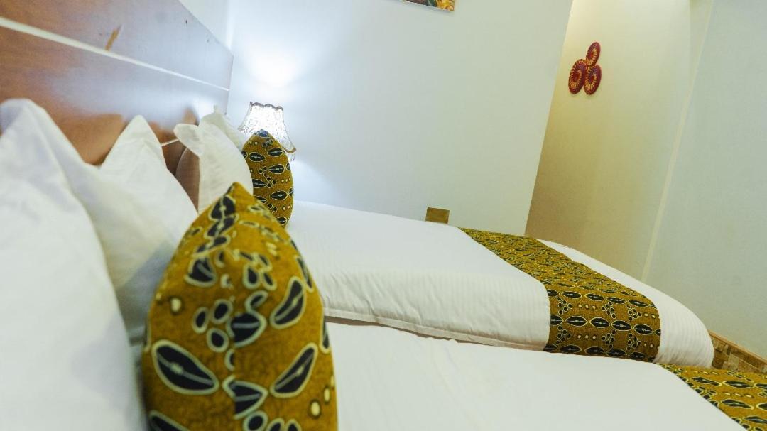 Ambrosia Heights Entebbe Hotel Екстериор снимка