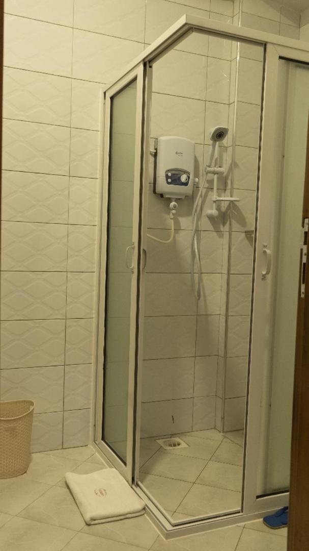 Ambrosia Heights Entebbe Hotel Екстериор снимка