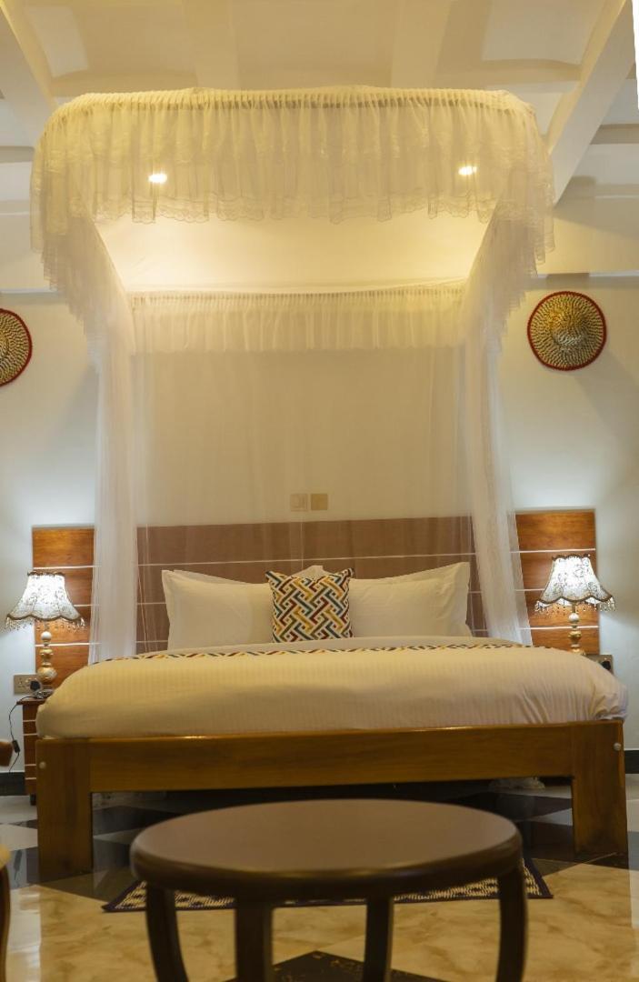 Ambrosia Heights Entebbe Hotel Екстериор снимка