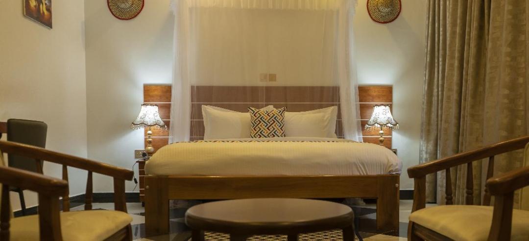 Ambrosia Heights Entebbe Hotel Екстериор снимка