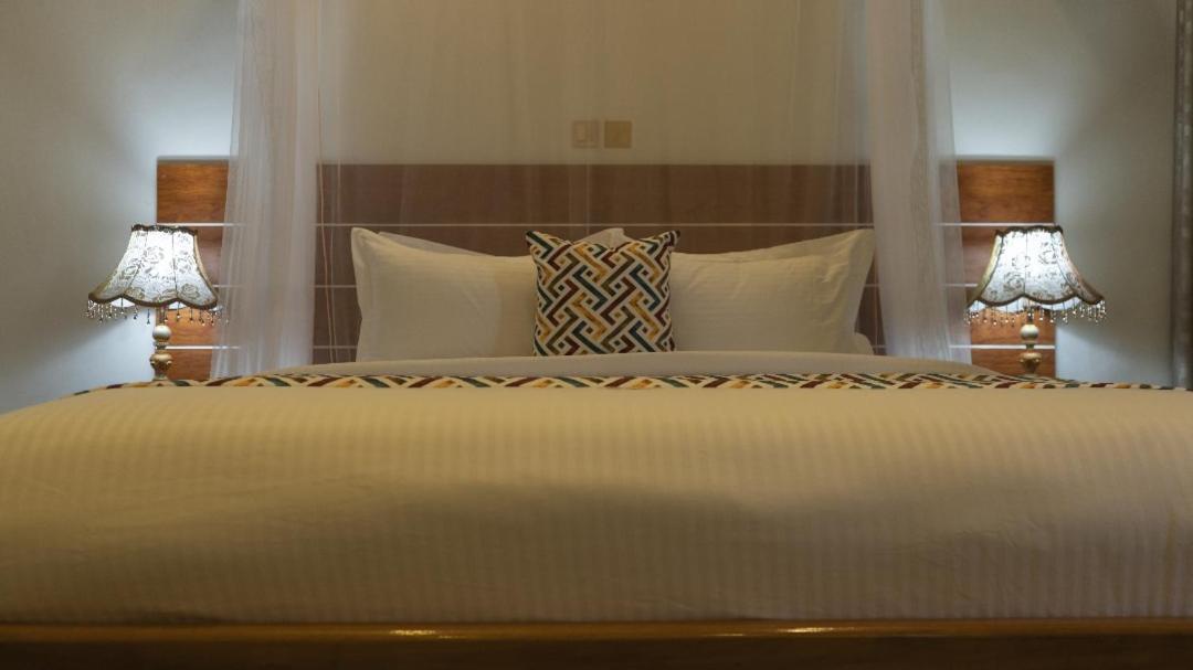 Ambrosia Heights Entebbe Hotel Екстериор снимка