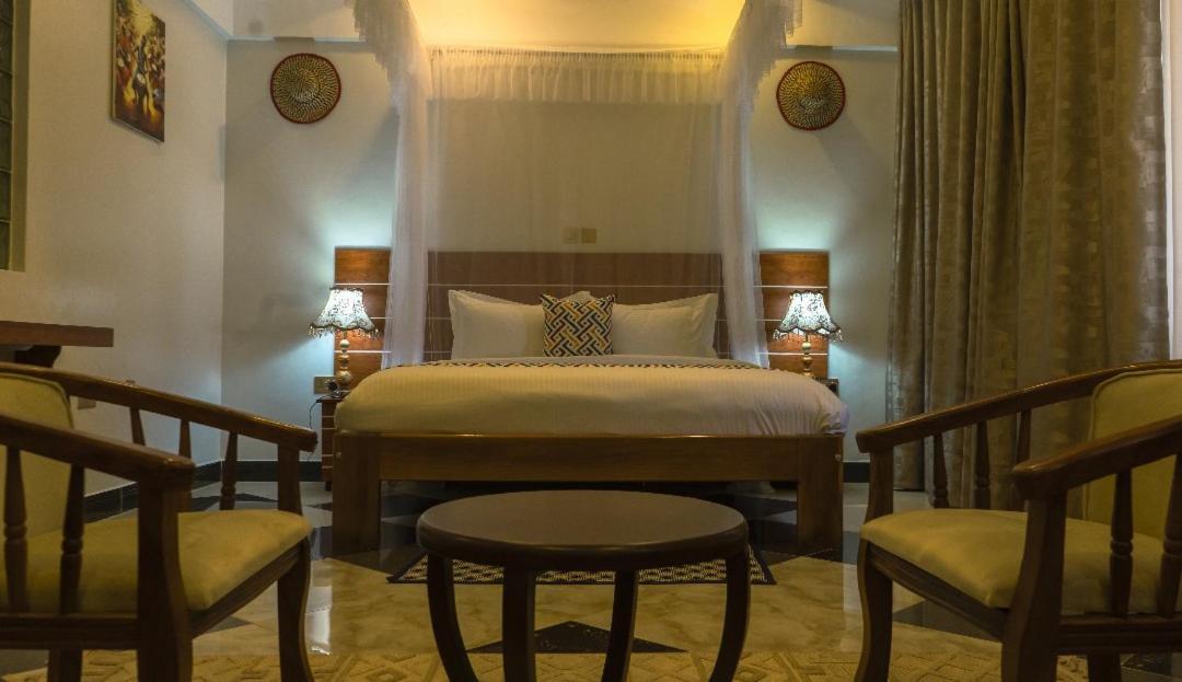 Ambrosia Heights Entebbe Hotel Екстериор снимка