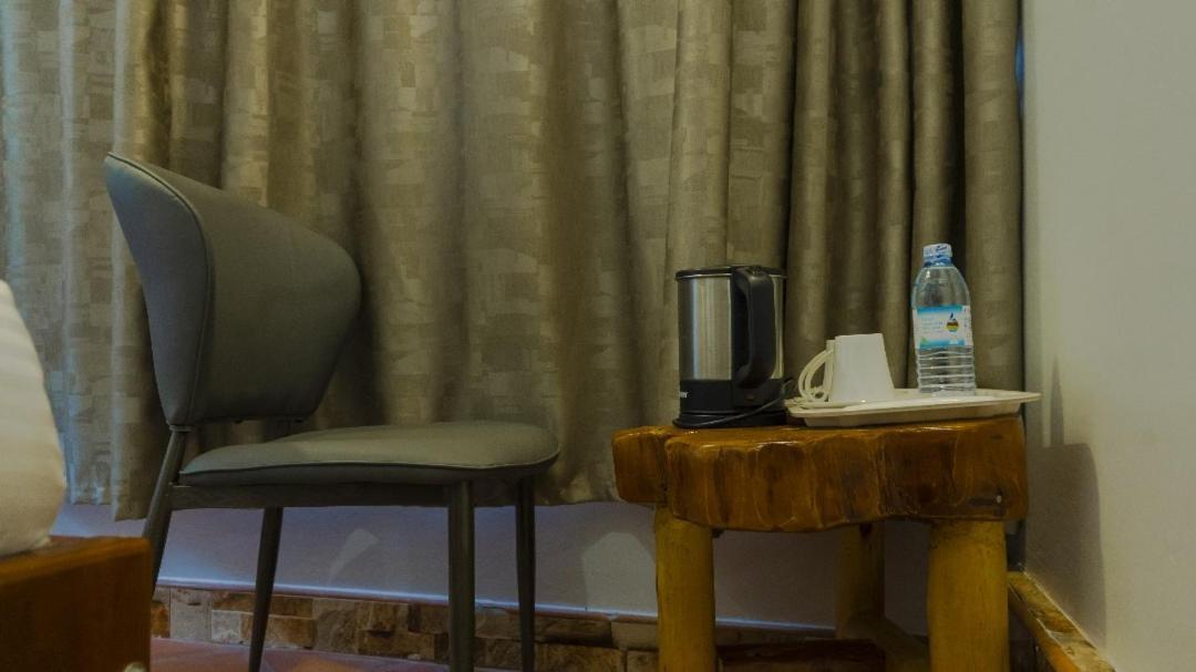 Ambrosia Heights Entebbe Hotel Екстериор снимка
